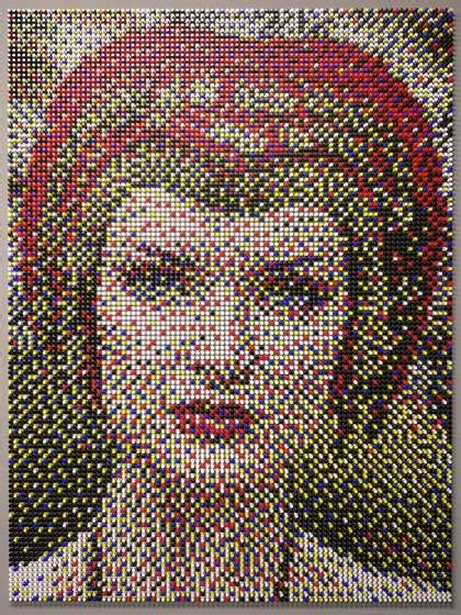 pushpin portrait have to try this push pin art pointalism but is it art hama beads patterns