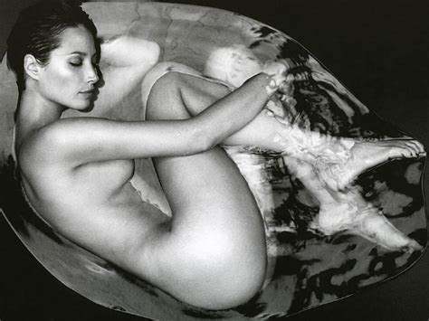 Naked Christy Turlington Added 07192016 By Gwen Ariano