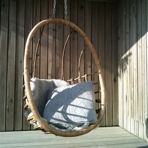 Designed for his company, concept suspendu by william lelasseux, the chairs offer a feeling of weightlessness while hanging (literally) out in the garden, or even indoors from the rafters. Smart Suspended Furniture for the Interiors | Interior ...