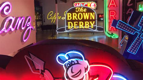 This La Museum Is Keeping The Dying Art Of Neon Alive