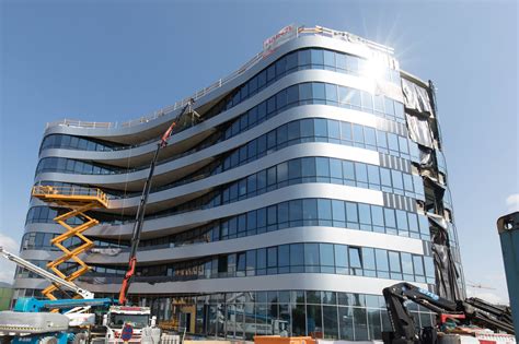 Dynatrace: Bürohaus mit Schwung - Linz