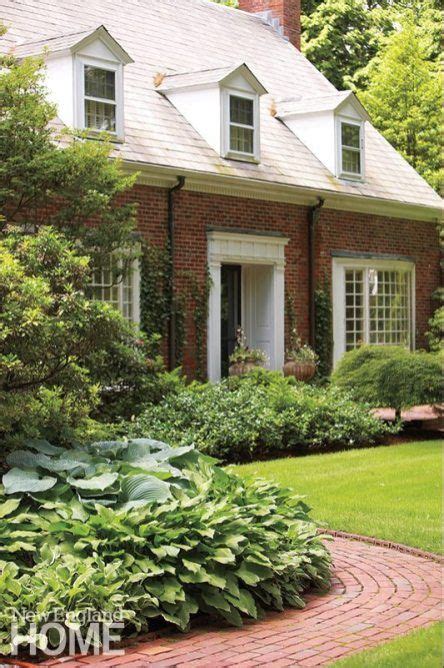 Romancing The Cape New England Home Magazine Front Yard Landscaping