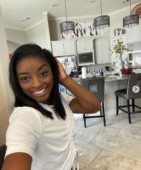 Simone Biles Straight Up Stunning In Skimpy Shorts For Kitchen Selfies