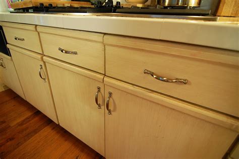 North Dallas Homes: Updating kitchen cabinets | Update kitchen cabinets, Kitchen cabinets, Cabinet