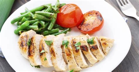 Calories per ounce (oz) carbs.how many calories in 1, 2, 3 or 5 chicken breast? Nutritional Information of Cooked Chicken Breast ...