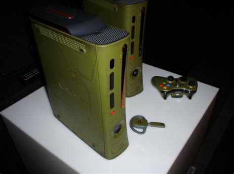 This pack contains the themes and gamer pics that were originally on the xbox 360 hard drive: Halo 3 Xbox 360 Limited Edition | WIRED