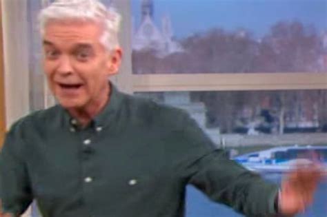 Phillip Schofield Walks Off This Morning After Holly Willoughbys Blunder Causes Chaos Irish