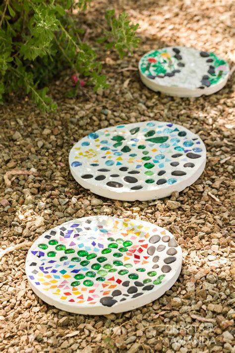 Diy Garden Stepping Stones Crafts By Amanda Garden Crafts