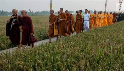 Bangsa 3.adanya keragaman di dunia ini merupakan anugerah dari tuhan yang maha. 6 Candi Tempat Menyaksikan Rangkaian Hari Raya Waisak Di ...