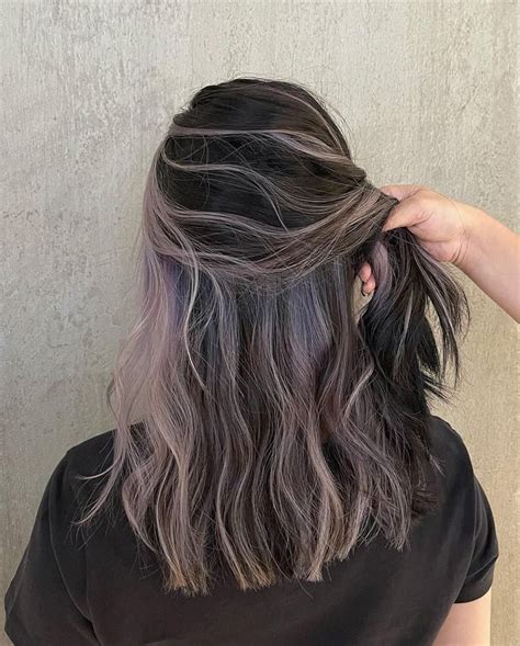 31 Two Tone Hair Color Ideas New Hair Color Trends 2022 In 2022 Peekaboo Hair Colors New