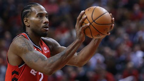 Large hands can be helpful in the nba , which means the san antonio spurs' kawhi leonard has an edge over most of the league. Kawhi Leonard drops 35 points, Raptors tie franchise ...