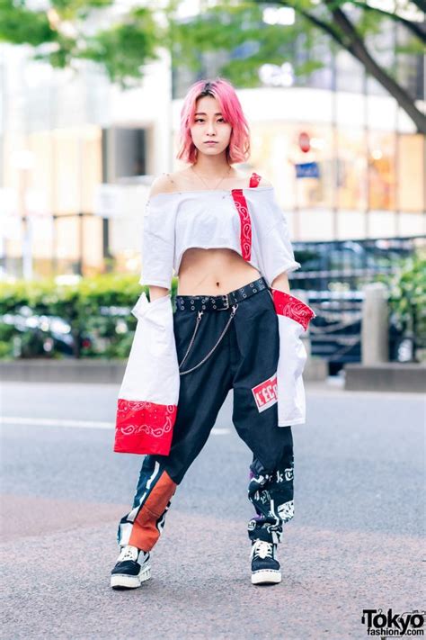 Tokyo Girl Streetwear Style W Pink Hair Crop Top And Cote Mer Graphic