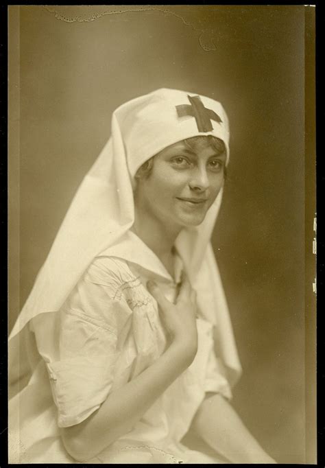 Beautiful Wwi Nurse Antique Photo Vintage Nurse Nurse Photos Nurse