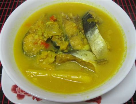 Ikan patin bertekstur bak selembut sutra. 13 Makanan Khas Bengkulu yang Terkenal Lezat dan Wajib ...