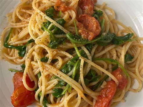 Tomato And Rocket Spaghetti Recipe Kitchen Stories