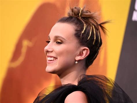 (перенаправлено с « stranger things ») «о́чень стра́нные дела́», или «зага́дочные собы́тия» ( англ. Милли Бобби Браун восхитила новым образом в фотосессии для ...