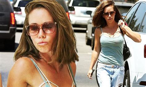 Kendra Wilkinson Sports Green Tank Top For Appointment In La Daily