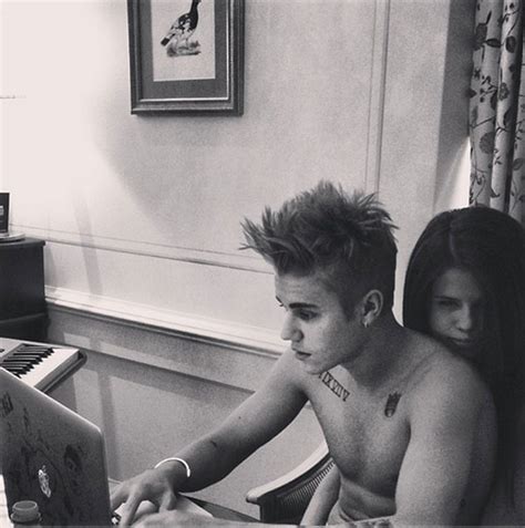 [pics] selena gomez and justin bieber together again — ‘come cuddle hollywood life
