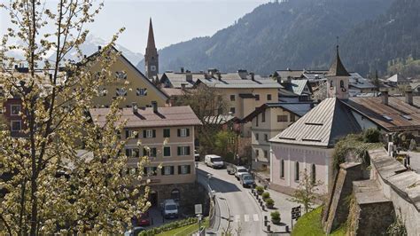 Hat die katze zu hause einen wurf junger katzen, so gilt es in den meisten fällen, einen neuen besitzer zu finden. «Haus in Kitzbühel zu verschenken» | NZZ