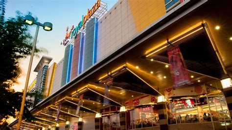 10 Mall Di Surabaya Paling Terbesar Buat Liburanmu
