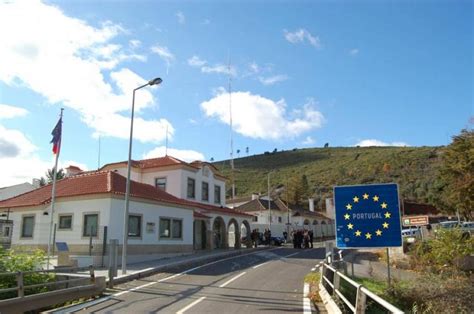 1143 the victory of king afonso i of portugal over his cousin king alfonso vii of león at the battle of valdevez, forced the kingdom of león to recognise portugal as a country, thus establishing the northern borders of portugal. Fronteiras com Espanha encerram a partir das 23h00 desta ...