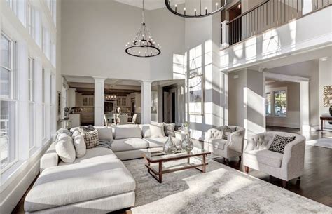 Gorgeous All White Luxury Living Room Decor With Big Sectional Sofa