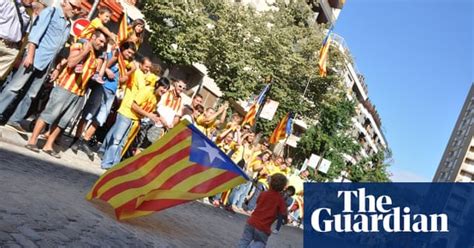 National Catalan Day Human Chain Readers Pictures World News The