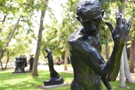 O Pensador De Auguste Rodin Em Norton Simon Museum Foto Editorial
