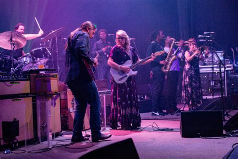Tedeschi Trucks Band Perform I Am The Moon Iii The Fall In Full During Night One Of Beacon