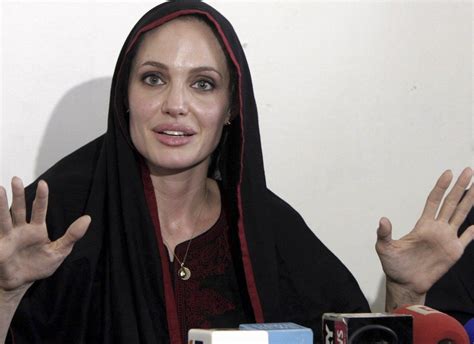 Pammichele Photos Angelina Jolie Visits Pakistan Meets Prime