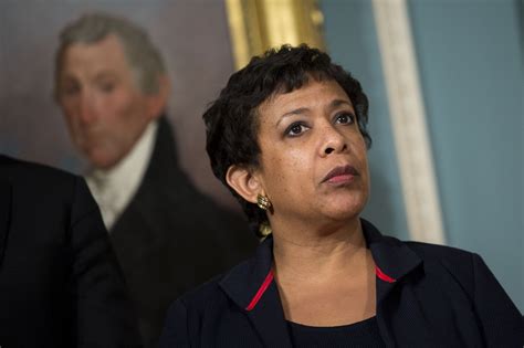 bill clinton and us attorney general loretta lynch meet privately amid email investigation [video]