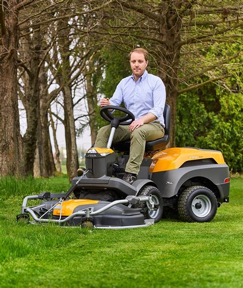 Discover The New Stiga Park Front Mower