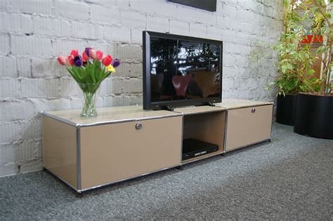 The office furniture available in our shop is all characterized the usm haller sideboard: USM Haller Lowboard 2000 mit Klappe + Auszug beige