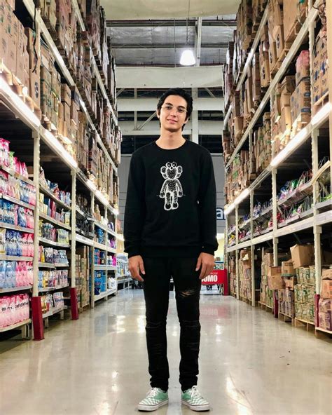 Menceritakan dua orang anak manusia dengan nama tokoh utama sesuai judul film, geez dan ann, bertemu di suatu acara musik yang mana ann adalah salah satu panitia acara musik. Fakta Menarik Junior Roberts, Pemeran Utama di Film Geez ...