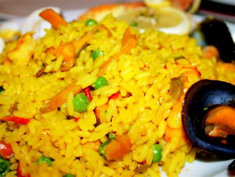 It is normally made using shellfish but can also be made with. paella de marisco