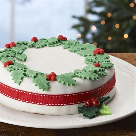 Holly Wreath Cake Craft Ideas And Inspirational Projects Hobbycraft