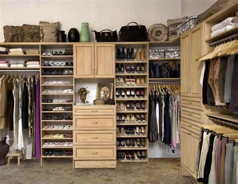 Closet organizers have flooded the home improvement market in recent years, so there are a plethora of options available from custom to do it yourself systems. do it yourself closet organizers #closetorganizershelf | Closet remodel, Shoe organization ...