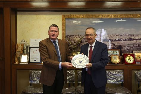 It affects cells called plasma cells, which are types of white blood cells. جامعة النجاح الوطنية - جامعة النجاح الوطنية تستقبل وفد من ...