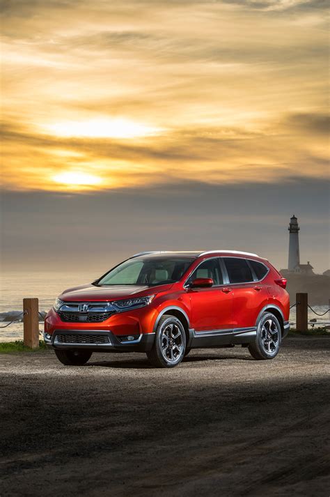 It adds active safety features on most versions and is brilliantly quiet. 2018 Honda CR-V Reviews - Research CR-V Prices & Specs ...