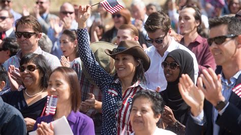 70 Become Naturalized Us Citizens At Rocky Mountain National Park
