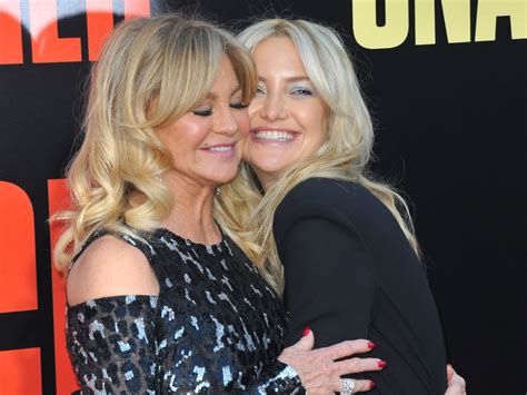 Goldie Hawn Looks Exactly Like Daughter Kate Hudson In This Throwback