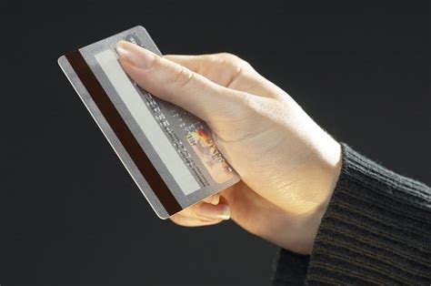 Charge cards and credit cards are commonly mistaken as the same thing. What Is Visa Card Issue Number? | Sapling.com