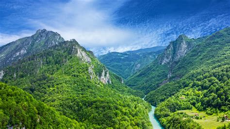 It borders croatia and bosnia and herzegovina to the north, serbia to the northeast, kosovo to the east, and albania to the south. Montenegro | HappyTours