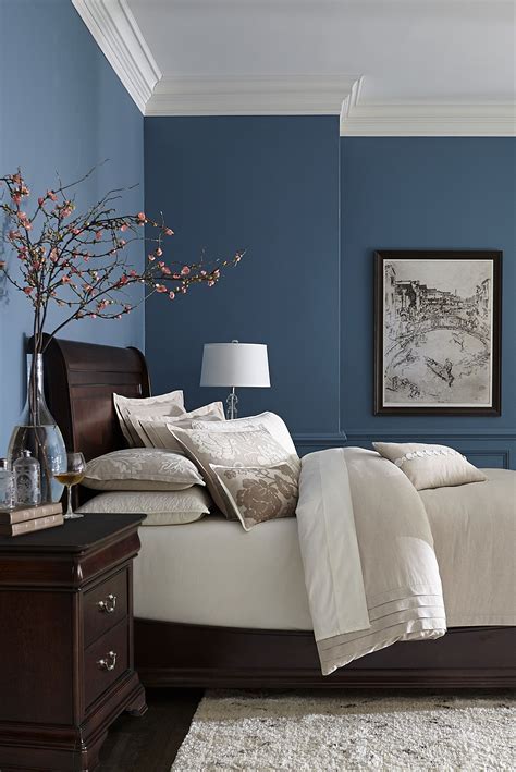 Three stunning modern wall hangings made of metal and mirrored pieces are the icing on the cake in this truly sensational bedroom. Made with hardwood solids with cherry veneers and walnut ...