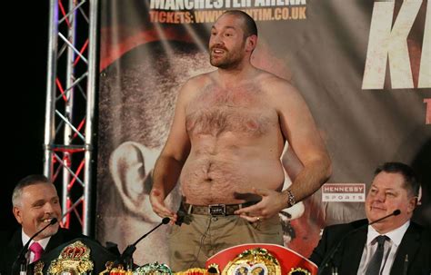 Boxe Tyson Fury le champion du monde des super lourds contrôlé
