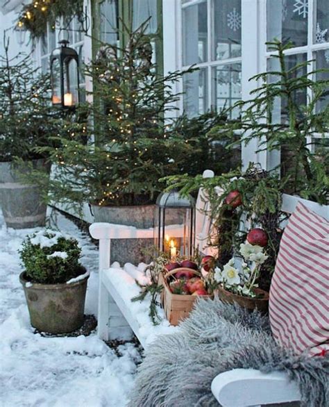 40 Popular Outdoor Decor Ideas For This Winter Homyhomee
