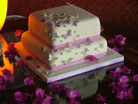 Target / kitchen & dining / square wedding cake stands (100). Sade Burrell | Blog