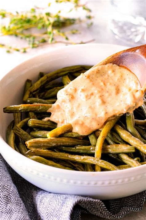 15 Minute Roasted Green Beans With Creamy Gruyere Sauce And Bacon