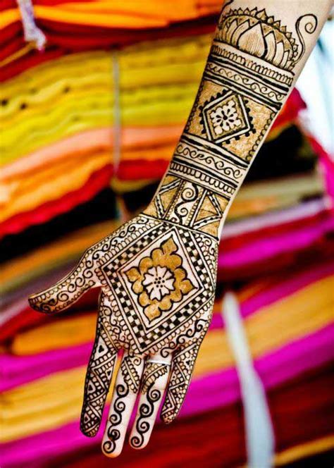 Simple And Easy Bridal Mehndi Designs For Your Wedding Day