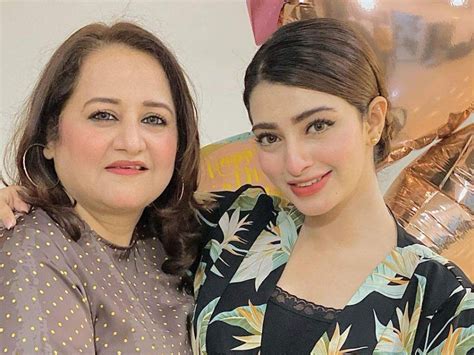 Nawal Saeed Wishes Her Sunshine Parents On Their Wedding Anniversary